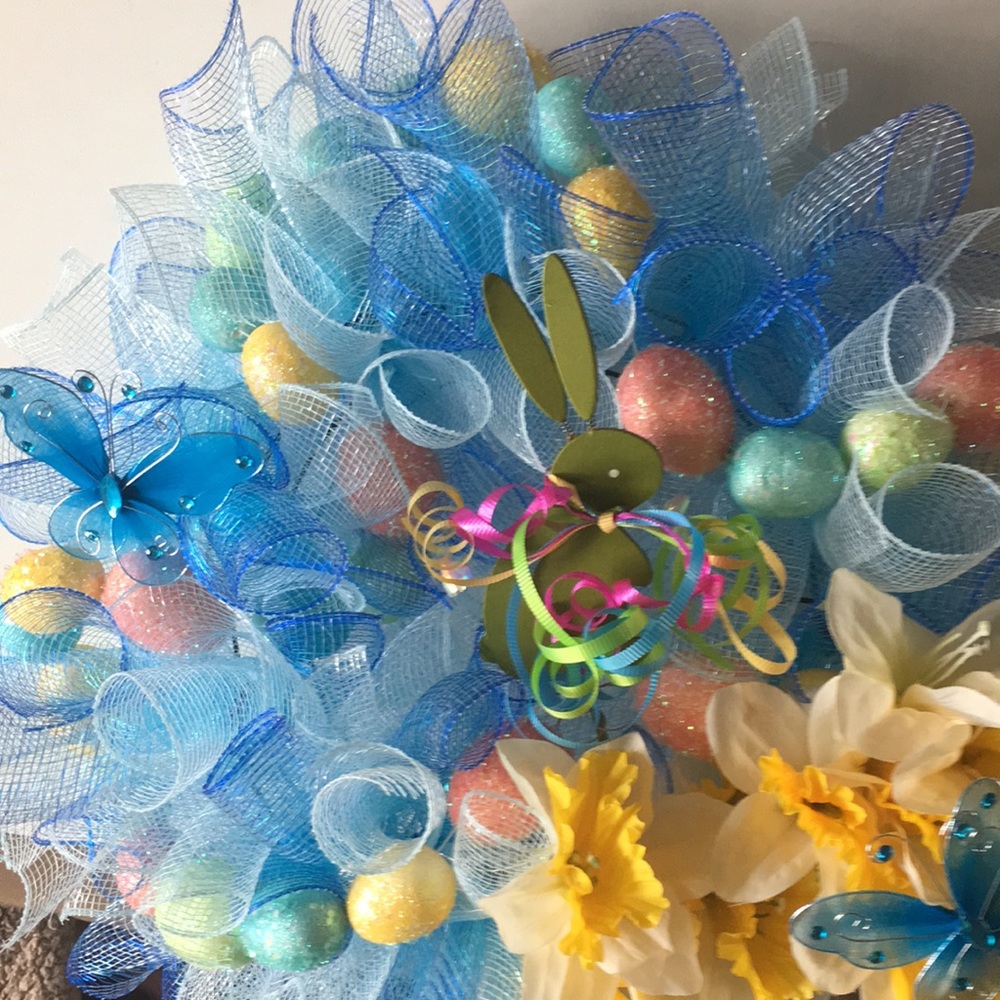 Spring Daffodil Bunny Butterfly Fun Mesh Wreath - Picture 8 of 8